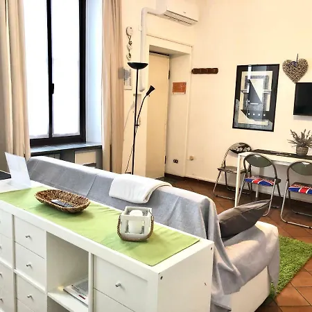Large Studio Isola